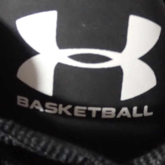 UNDER ARMOUR Men's 11 Sneakers/Basketball Black + White Man Made - Picture 3 of 7